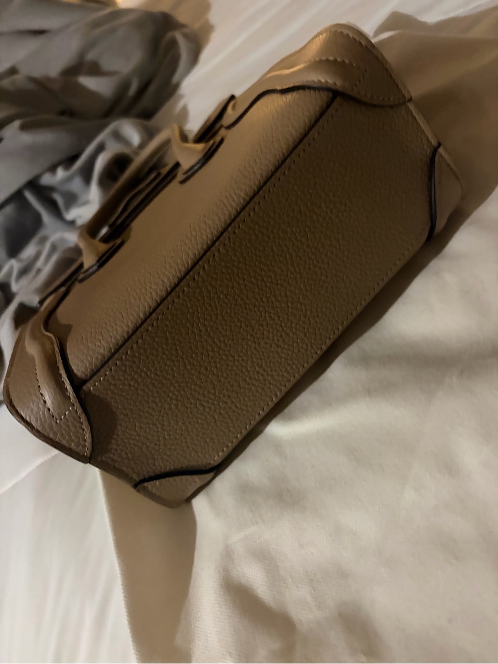 SOLD! Nano - Taupe Leather

Never used with tags and dust bag - Picture 7 of 10